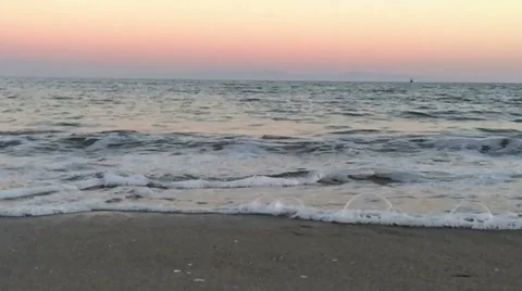 Waves in slow motion coming to beach. Stock Footage 41689533