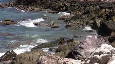 Waves spashing the rocks in Thailand Stock Footage 48252986