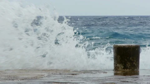 Waves splashing the jetty 库存影片 44913308