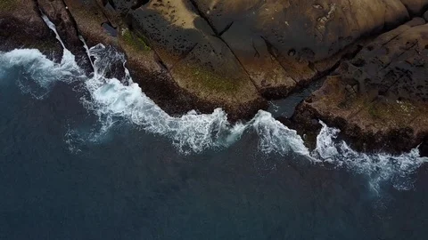 Waves Splashing on Rocks Video stock 120682374