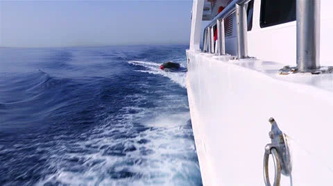 Waves from stem of sailing ship 스톡 동영상 26850525