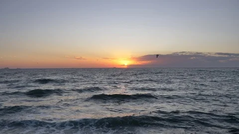 Waves On The Sunset Stockbeeldmateriaal 83255871