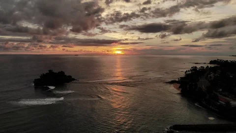 Waves on the sunset Video stock 103324140