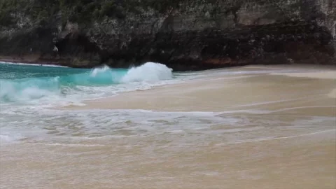 Waves that won't stop 库存影片 238695757