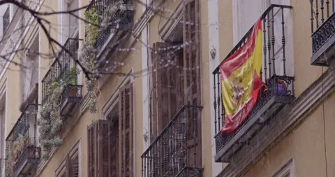 Waving spanish flag during blizzard - Madrid Video stock 146438801