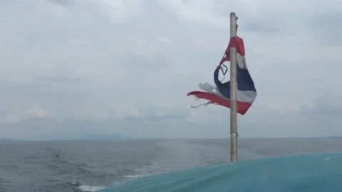 Waving Thai flag on the ship Vídeos de archivo 169791033