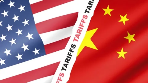 Waving US and China flags divided by the word TARIFFS, symbolizing economic t 스톡 동영상 306506319