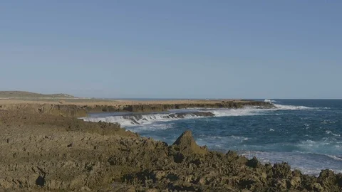 Wavy coast in slow-motion Vídeos de archivo 92313885