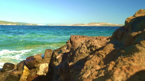 Wavy sea and cliffs 스톡 동영상 126447579
