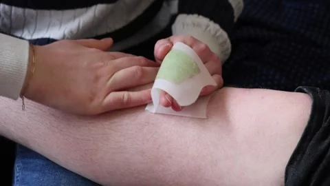 Wax the leg 動画素材 325291267