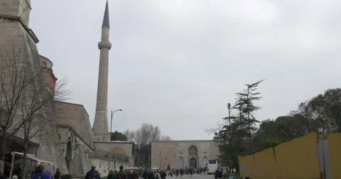 Way to the Imperial Gate of Topkapi Palace Видео 49096790