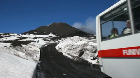 Way to the volcano Etna. Stockbeeldmateriaal 37133248