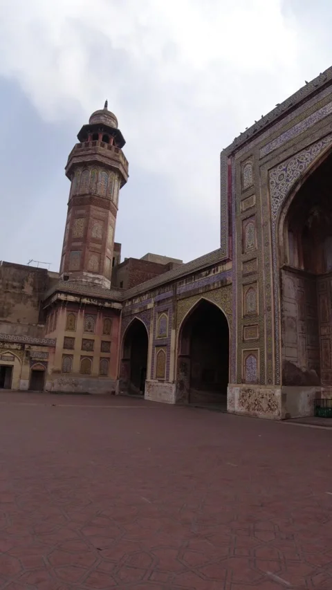 Wazir Khan Walk Through Vertical Cinematic 스톡 동영상 246879546