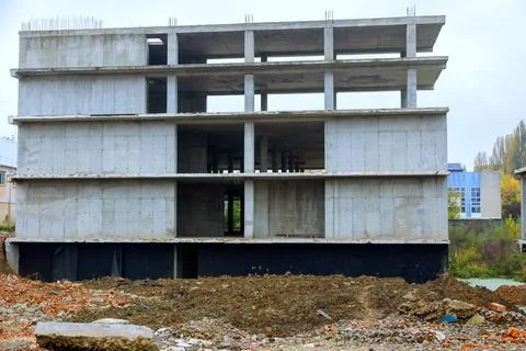 We are currently constructing a concrete residential building structure 스톡 사진