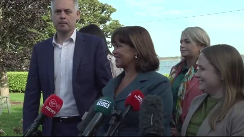 'We are determined workers and families will come first', says Mary Lou McDonal Vídeos de archivo 345050523