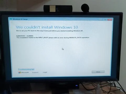 We could not install Windows 10 error sign during upgrade from Windows 7 Foto stock