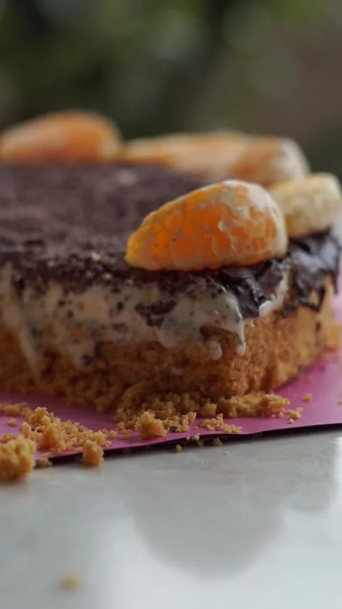 We cut the chocolate and fruit cake Stock Footage 320289546