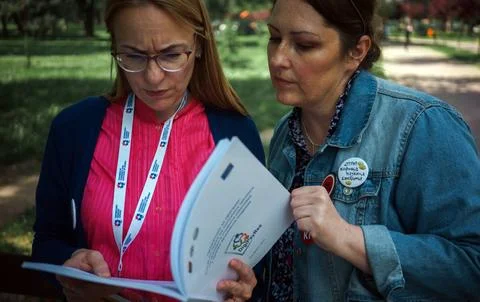 We defend knowledge Stock-Fotos