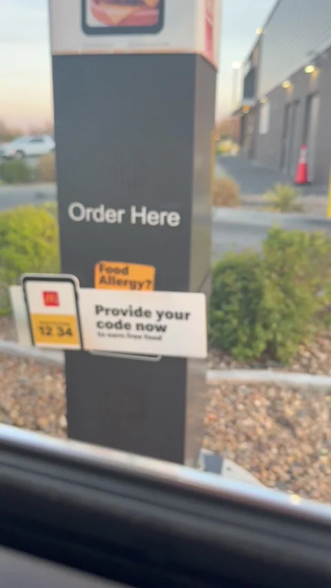 We Had the Weirdest Drive-Thru Experience, Melissa, Texas, USA - 16 Mar 2026 库存影片 331459019