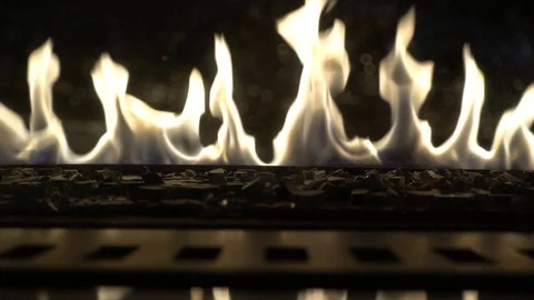 We have the impression to look at the fire dancing in a constant pattern. Vidéo 118189274