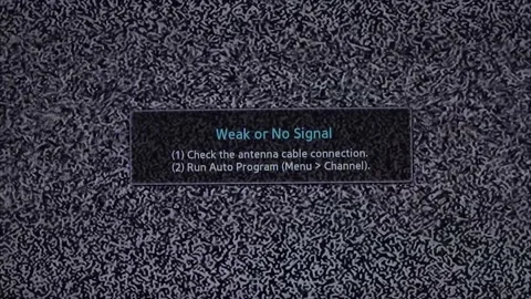 Weak signal on the TV and on/off effect Vidéo 233654134