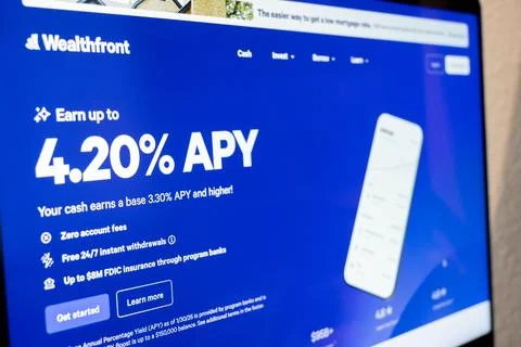 Wealthfront website displaying high yield .. 写真素材
