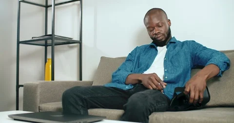 Wearing a VR Headset 動画素材 108994391