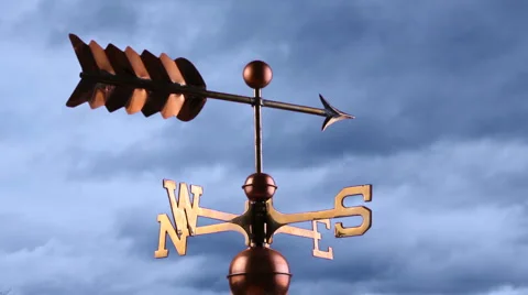 Weather Vane with cloudy sky 스톡 동영상 921136
