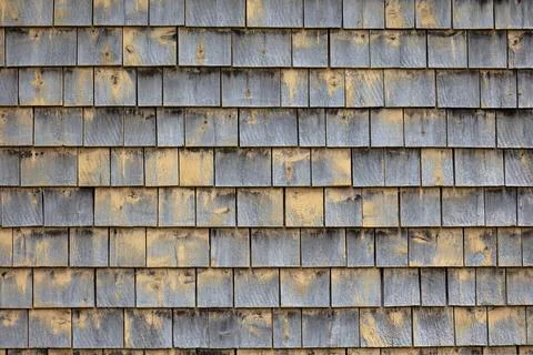 Weathered Cedar Shingle Wall Background Texture with Natural Wood Pattern Foto stock