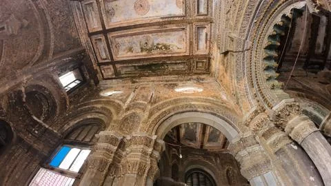 Weathered Interior of Durga Temple in Rajnagar, Bihar Foto stock