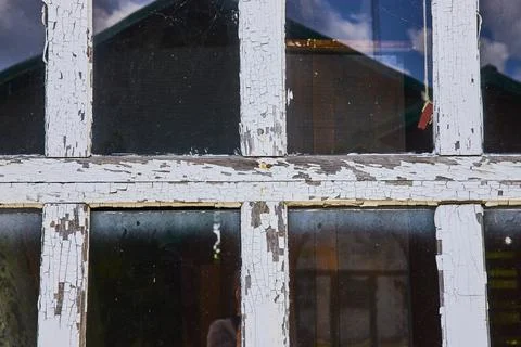 Weathered Window Frame with Peeling Paint Close-Up Stock-Fotos