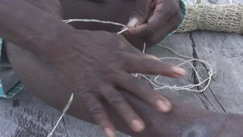 Weave the traditional bag by hand 库存影片 228436741