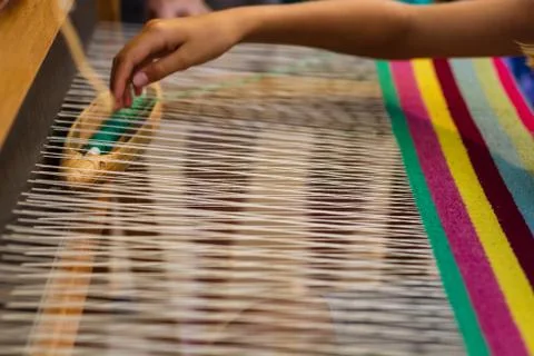 Weaving Loom and thread of yarn Stock-Fotos