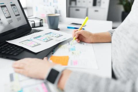 Web designer working on user interface at office Foto stock