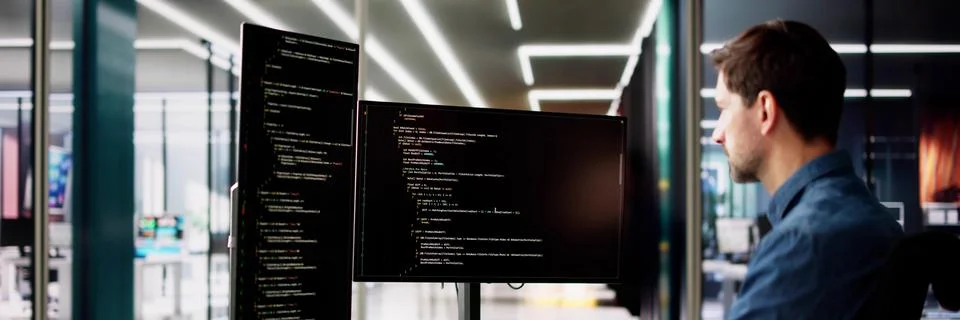 Web Developer Looking At Code 스톡 사진