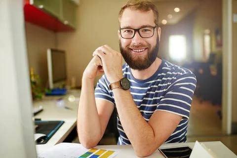 Web developer, smile and portrait of man in office for software system or w.. Foto stock