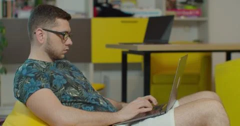 Web developer working at the computer. Foto stock