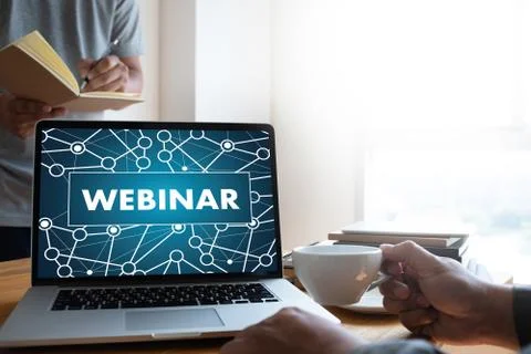 WEBINAR hand on table use E-business Browsing Connection in computer, coffee, Foto stock