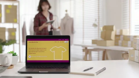 Websit sale page e-commerce online shop small business store owner. 스톡 동영상 155580710