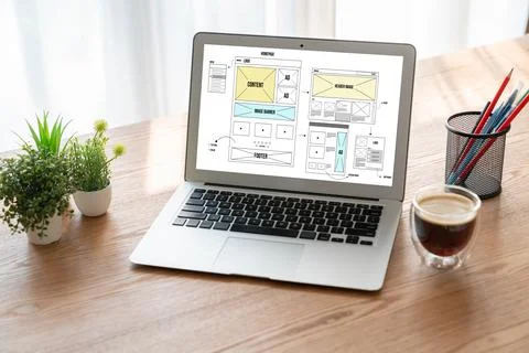 Website design software provide modish template for online retail business Stockfoto's