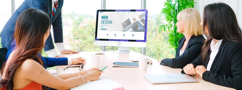 Website design software provide modish template for online retail business Foto stock