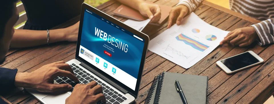 Website design software provide modish template for online retail business Foto stock