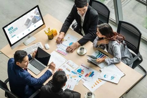 Website design software provide modish template for online retail business 写真素材