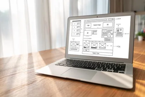 Website design software provide modish template for online retail business Stockfoto's