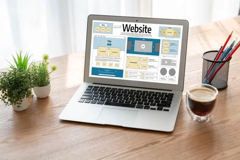 Website design software provide snugly template for online retail business Foto stock