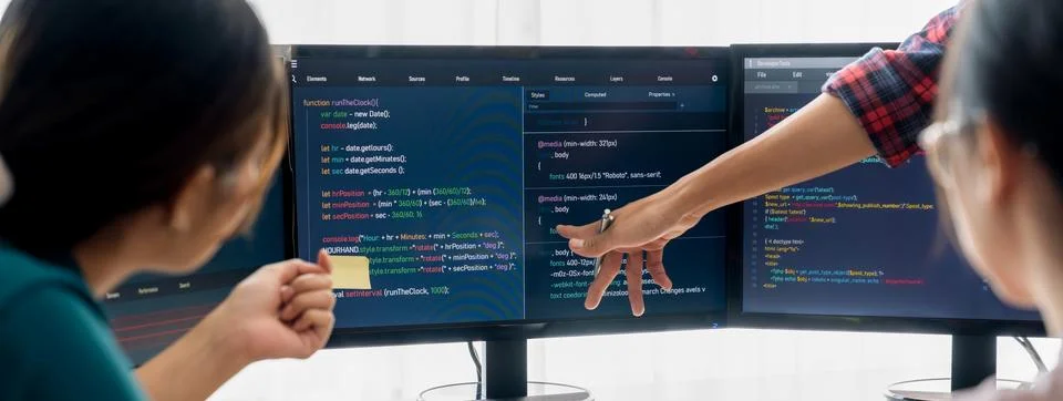 Website developer team brainstorming and sharing idea at office. Burgeoning. Stockfoto's