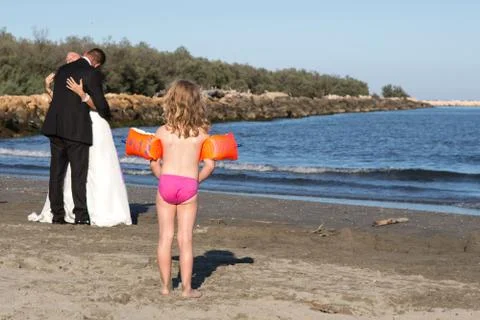 Wedding on the bench Foto stock