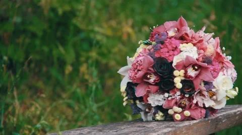 Wedding bouquet on the nature Stockbeeldmateriaal 48659040