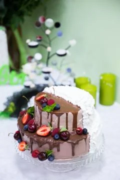 Wedding cake with berries Fotos Stock