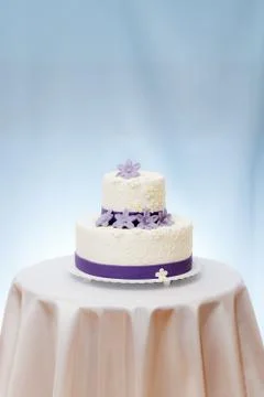 Wedding cake on table Foto stock